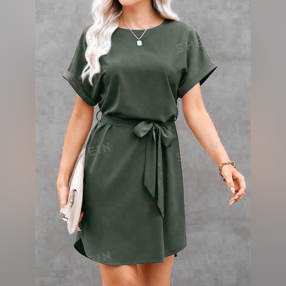 SHEIN Dresses & Skirts - SHEIN New Short Sleeve Dress Green Size 4 With Belt